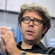 Image for article titled Jonathan Franzen Accuses Jennifer Weiner of 'Freeloading' on Sexism